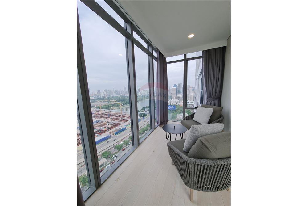 for Sale and Rent Siamese Queens Condo on Sukhumvit Road